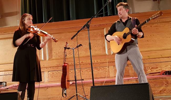 Folk duo Nancy Kerr and James Fagan