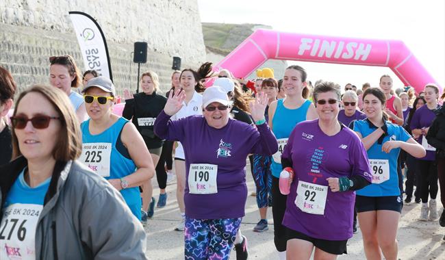 RISE 8K Undercliff Run For Women
