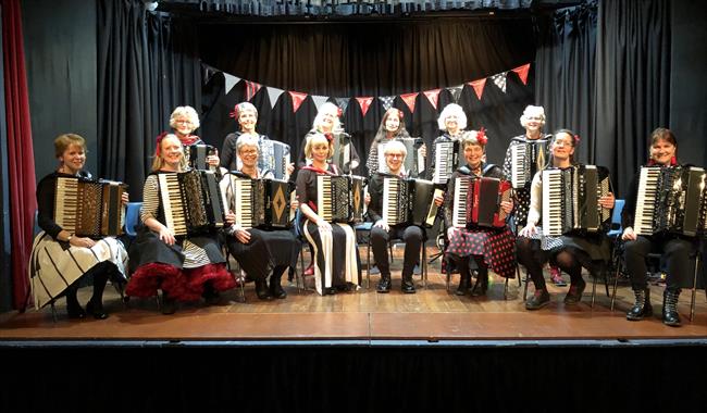 No.1 Ladies Accordion Orchestra: Concert