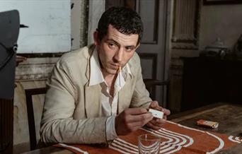 Actor Josh O'Connor in La Chimera