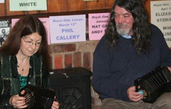 Open Night with Bryan Creer & Valmai Goodyear, Lewes Saturday Folk Club