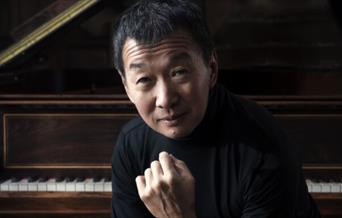 Pianist Melvyn Tan