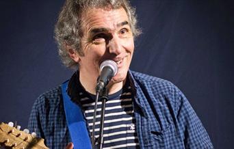 Folk musician Jez Lowe