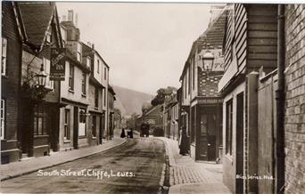 Black & white photo of South Street, 1910