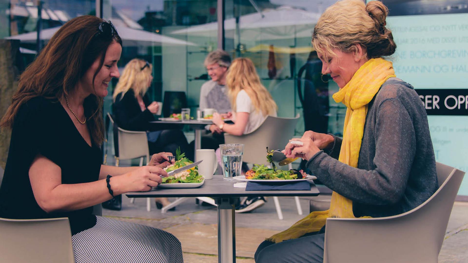 Lillehammer Art Museum - eating lunch at the cafe