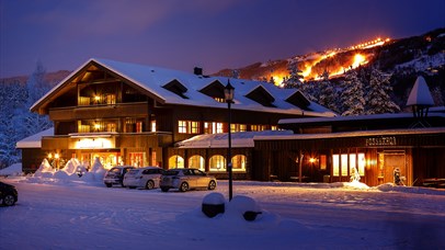 Hunderfossen Hotel & Resort in winter