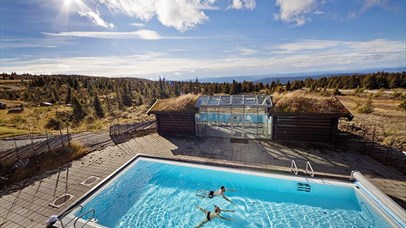 Swimming pool outdoor at Ilsetra - summer