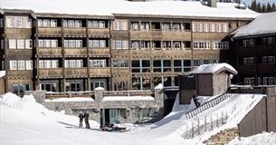 Vinterbilde av GudbrandsGard Hotell