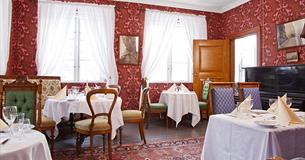 The restaurant at Lysaker Gjestgiveri with its vintage style