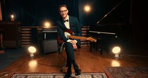 Julekonsert med Adam Douglas