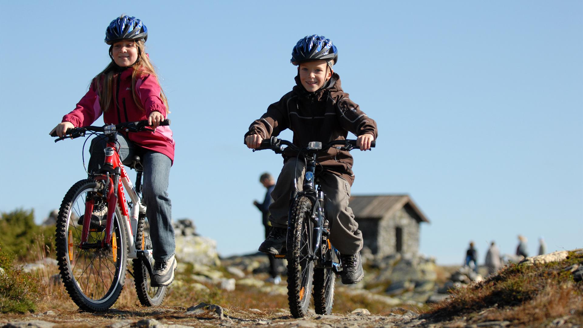 Bicycling in great terrain at Skeikampen. 35 minutes from Lillehammer. Copyright:Esben Haakenstad - Skeikampen Resort