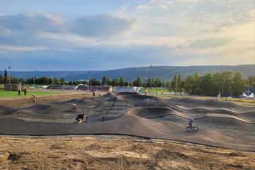 Pumptrack i Kleivbakken sykkelpark