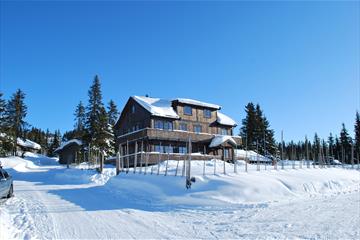 Large cabin at Nordseter, winter