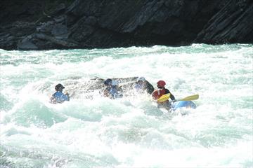 Rafting i Åsengjuvet