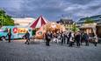 Stemning utenfor teltet på Stortorget