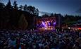 Konsert på scenen under Countryfestivalen på Vinstra