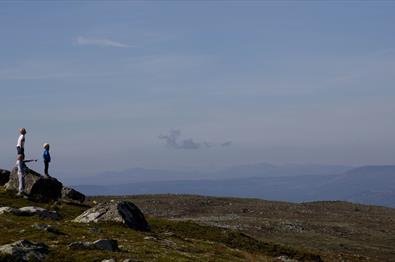 Nevelfjell, en fjelltopp ved Lillehammer og Øyer