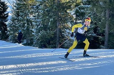 Skiskytter i langrennssporet