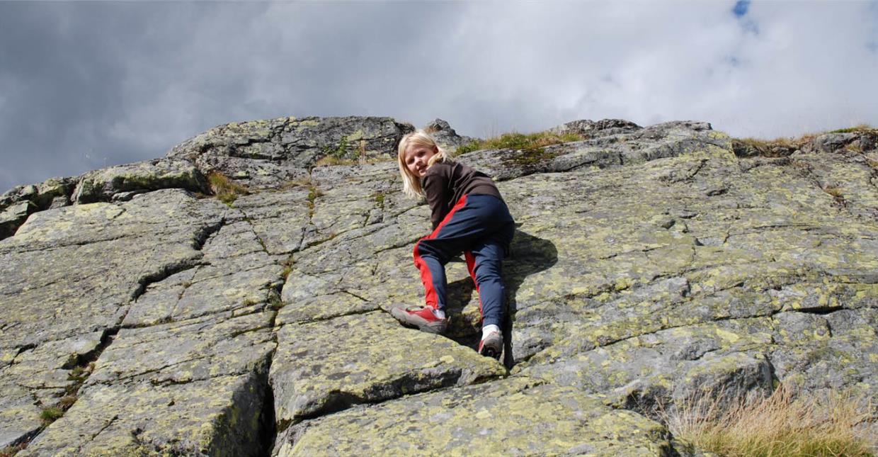 Girl out hiking in Synnfjell