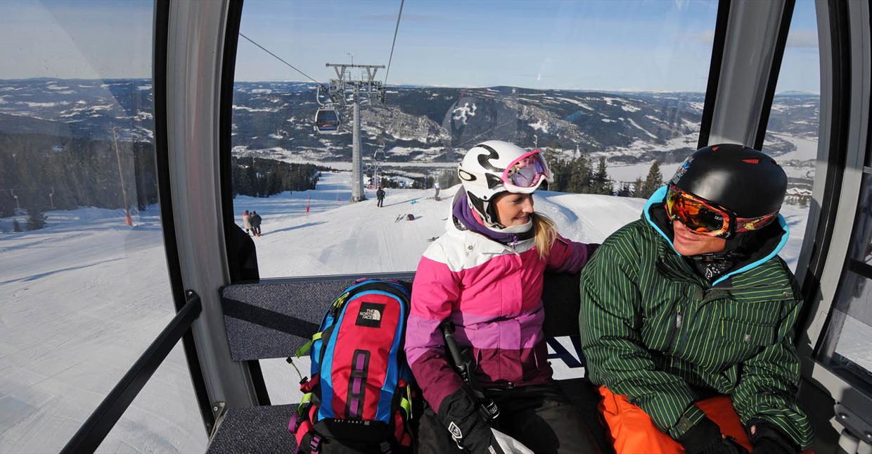 Gondol med passasjerer i Hafjell