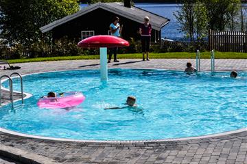 The pool area Mageli Camping og hytter