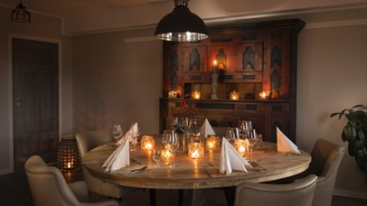 Nice set table at Skåbu Fjellhotell Restaurant
