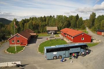 Tunet med husene Snørvillen, Vesle Vangen og Lunkefjell, Camp Sjusjøen