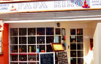 Papa Ninos - restaurant front