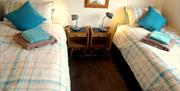Ashen Cross - Owl Cottage - twin bedroom