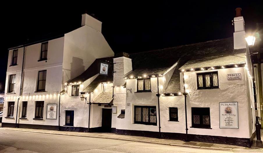 The Jolly Sailor Inn - exterior at night
