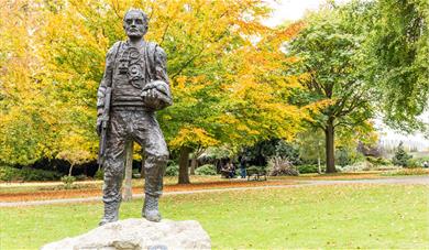 Statue in Brenchley Gardens 