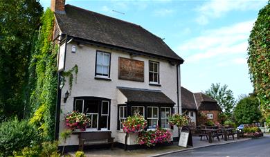 Traditional Kent Inn with excellent local food and fantastic pub garden. The Black Horse Inn, Thurnham, Kent