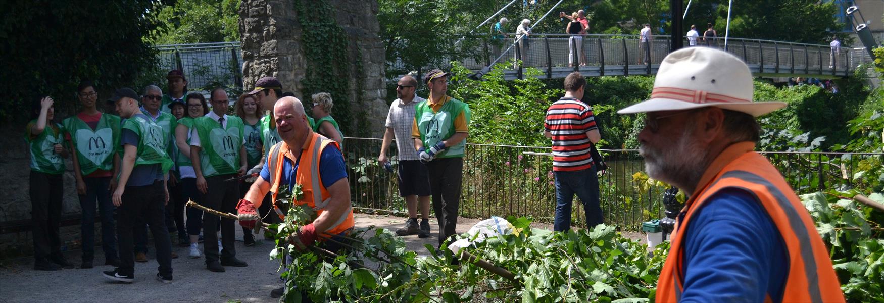Maidstone River Park Partnership organise a clear up with volunteers