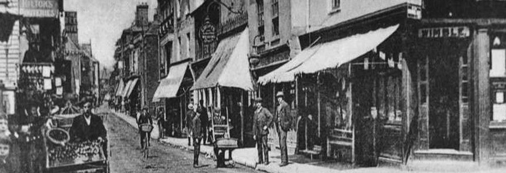 Maidstone has always had a thriving Town Centre and Week Street has been at its heart.  This black and white picture depicts Maidstone in the early 1900's.