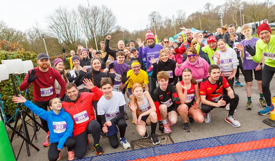 Group of runners before the start