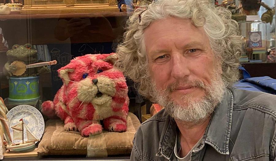 Simon was growing up at the time his father's programmes were made and talks about the ideas and the making of the programme Bagpuss with pictures, ph