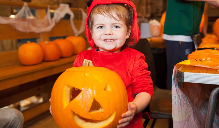Little-Boy-with-pumpkin
