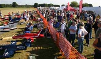 Crowds viewing model planes
