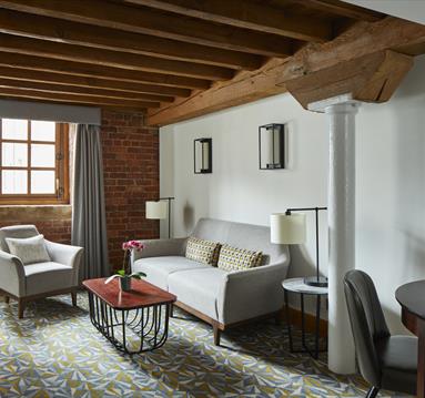 Manchester Marriott Victoria & Albert Hotel Suite Living Room
