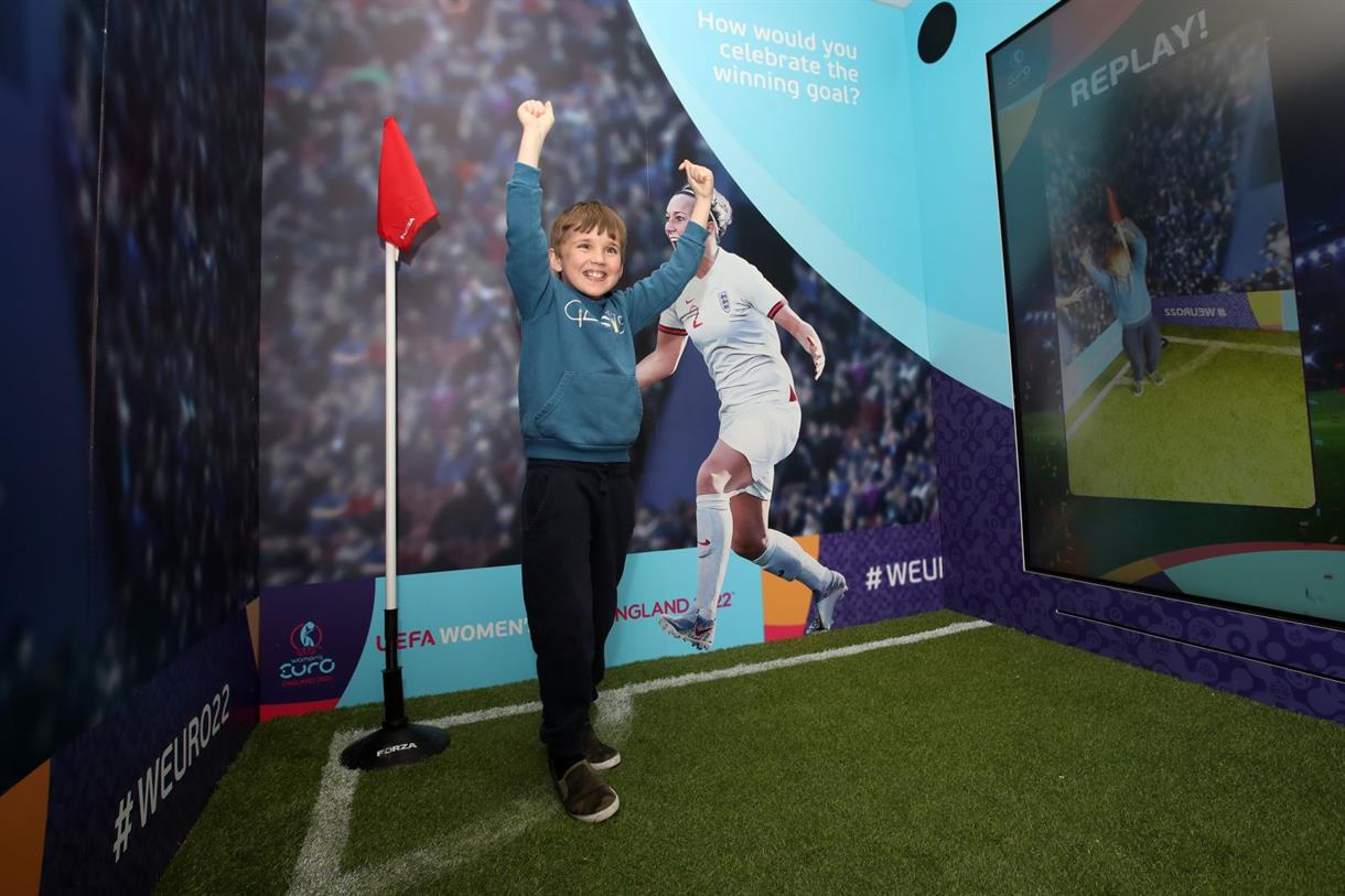 Roadshow Christmas Tour 2022 Uefa Women's Euro 2022 Roadshow Heads To Manchester - Visit Manchester
