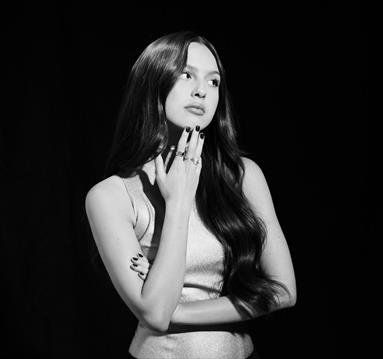 Black and white photo of Olivia Rodrigo
