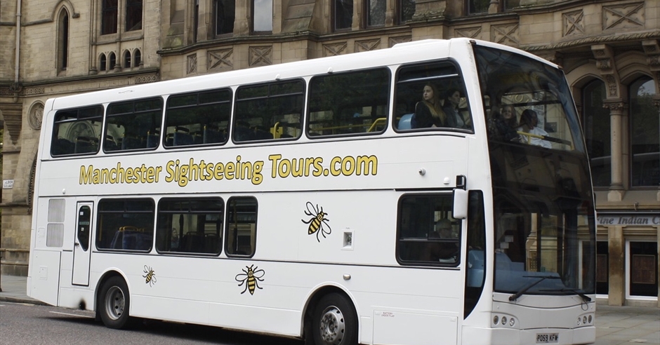 bus tour of manchester
