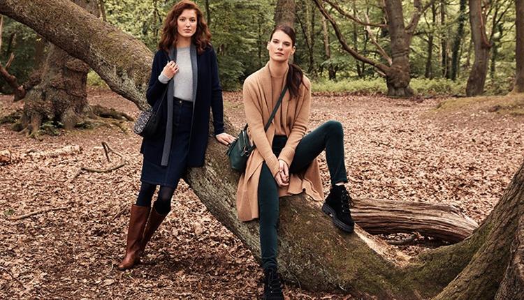 Two models wearing Hobbs