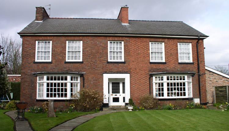 Oaklands Farm Exterior