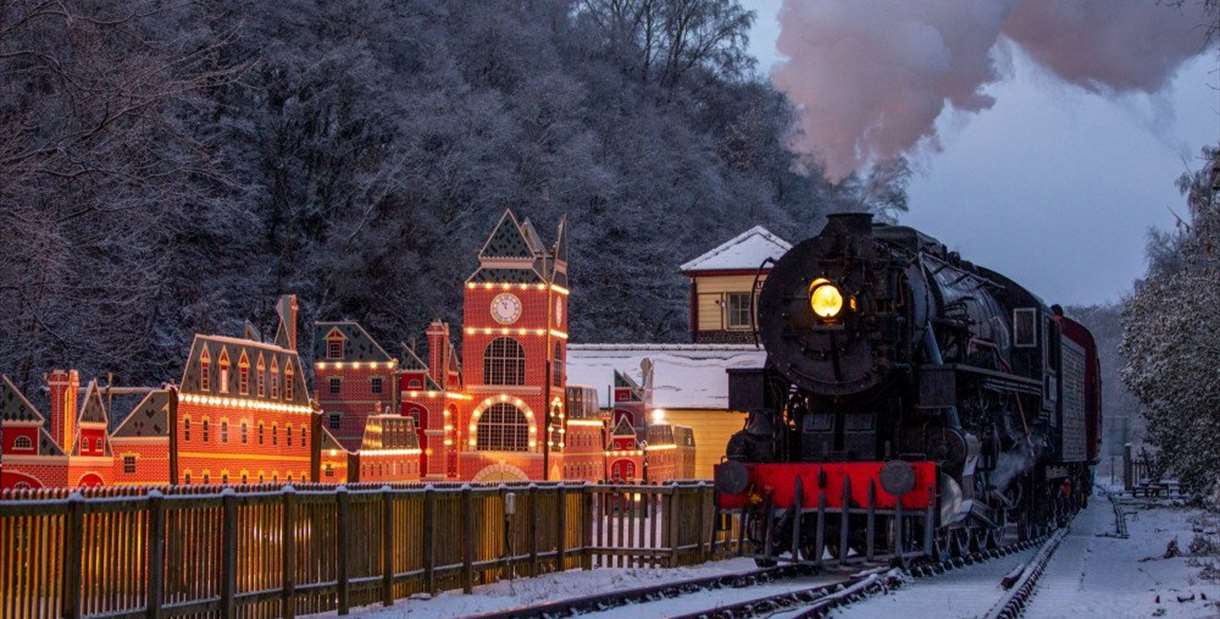 Winter scene with a train at the Polar Express™ 2023 Train Ride at Churnet Valley