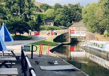 Standedge Tunnel Boat Trip