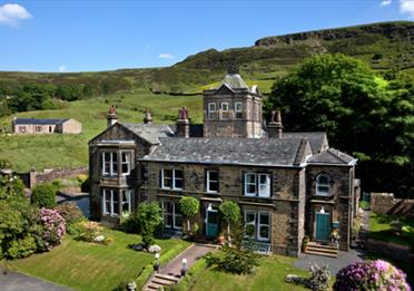 Crow Hill Cottages & Country House Estate