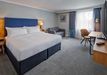 DoubleTree by Hilton Manchester Airport guest room
