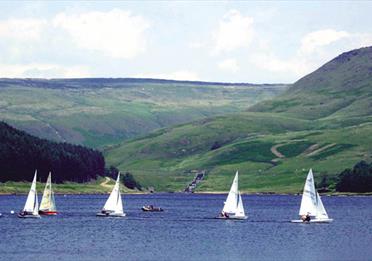 Sailing at Dove Stone Reservoir