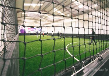image of football net and players